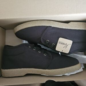 Kingston Chukka Winos size 10